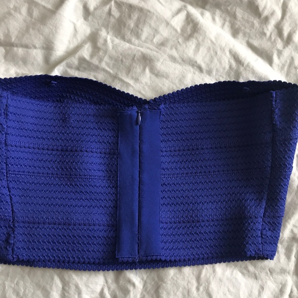 Express Bandage Crop Top - Picture 2 of 3